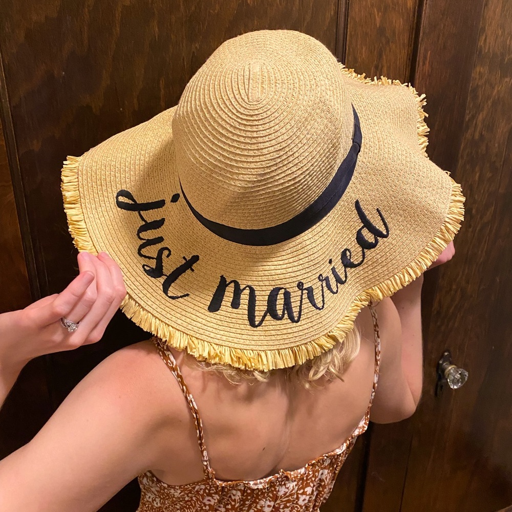 Just Married Floppy Beach Hat ☀️🏝👰🏼‍♀️🍹